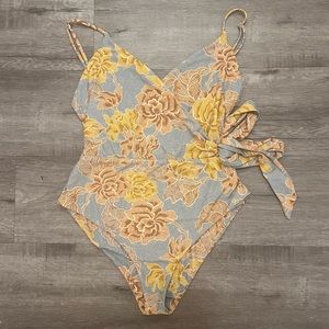 AMUSE SOCIETY Genevieve One Piece Swimsuit - Floral